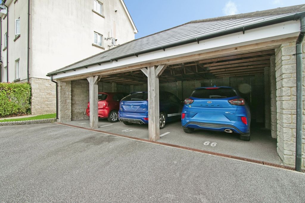 Property photo 3 of 18 Pbox-Img.Jpg