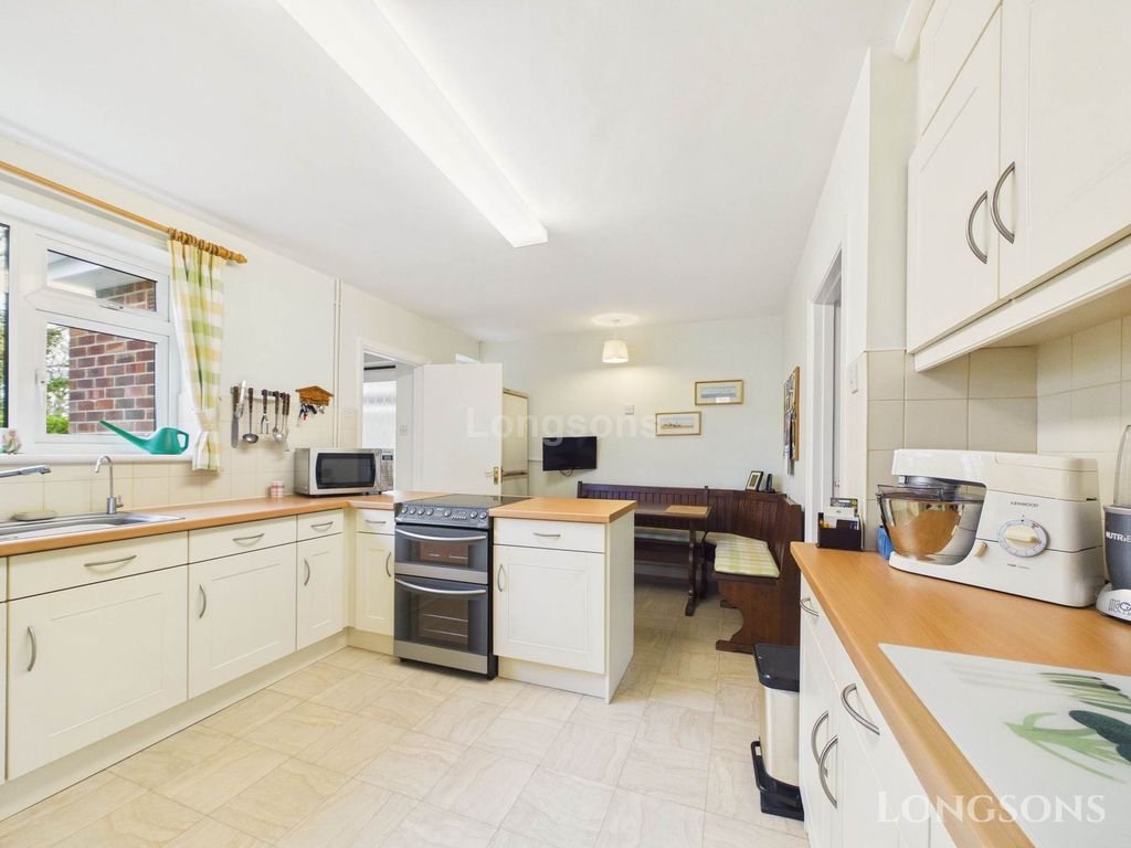 Property photo 2 of 23