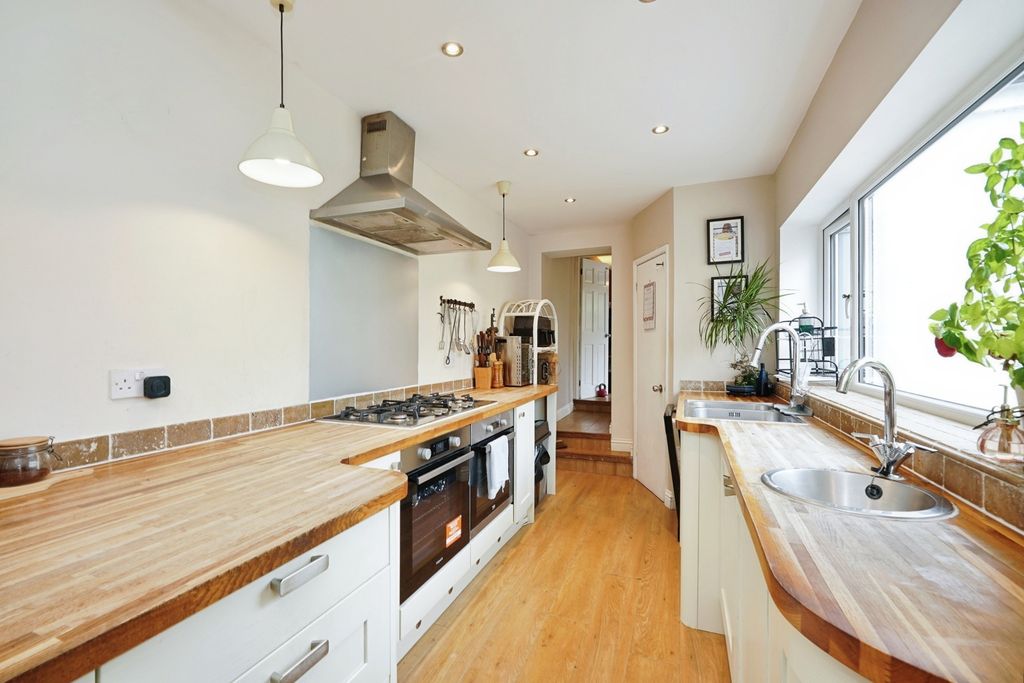 Property photo 3 of 20 Pbox-Img.Jpg