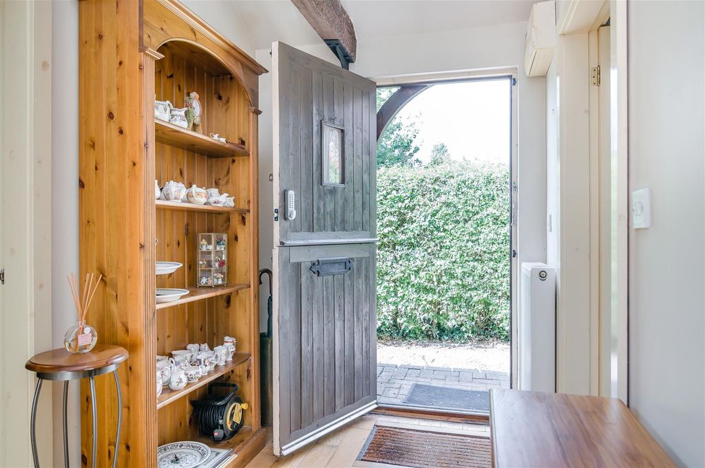 Property photo 2 of 23