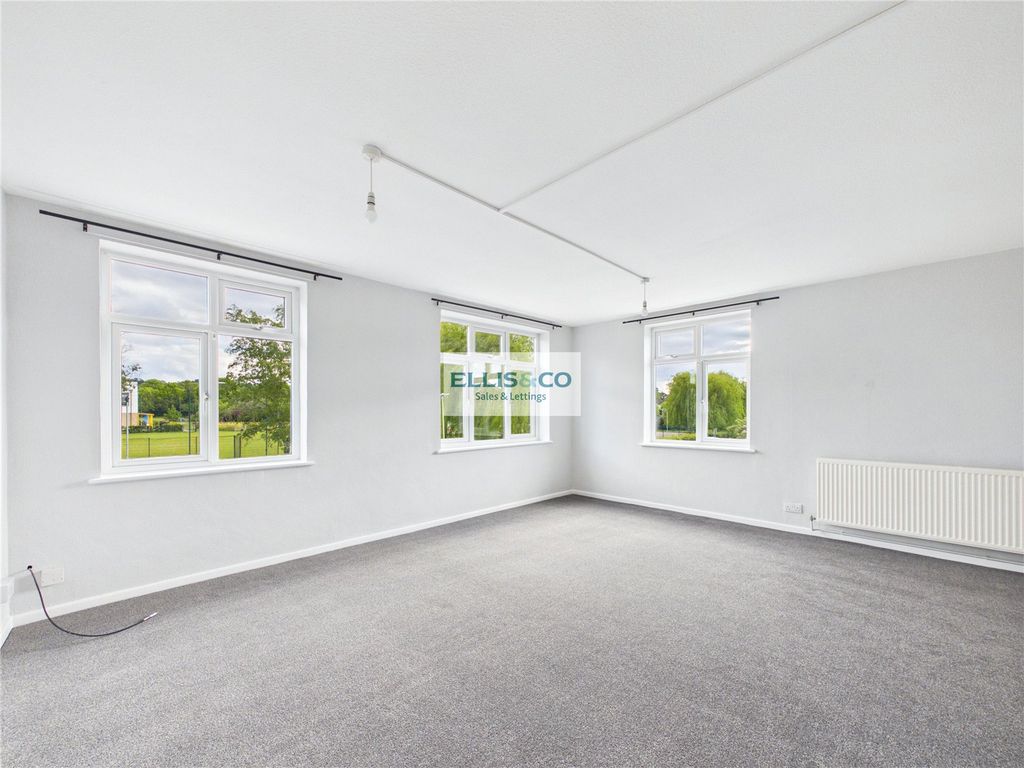 Property photo 3 of 12 Picture No. 06