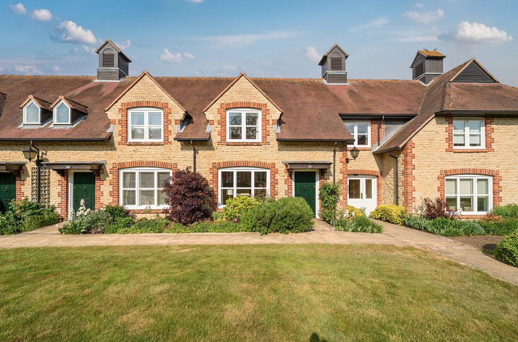 Property photo 2 of 20 Front