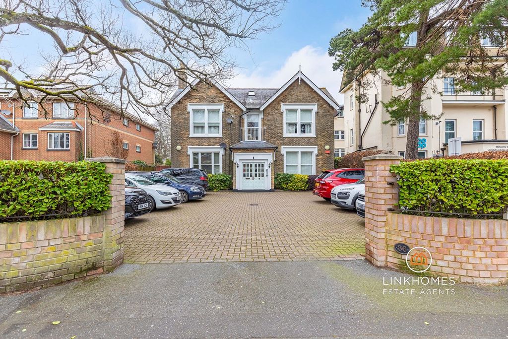 Property photo 3 of 19