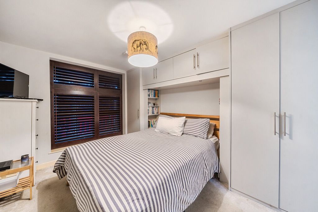 Property photo 2 of 14 Picture No. 12