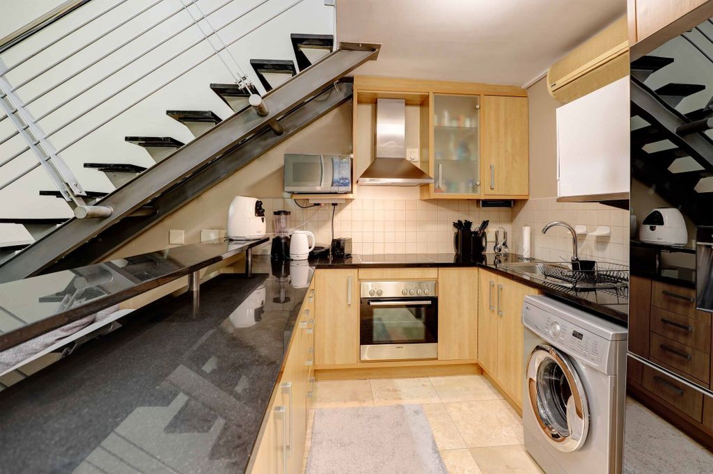 Property photo 2 of 18 Dbv1735216