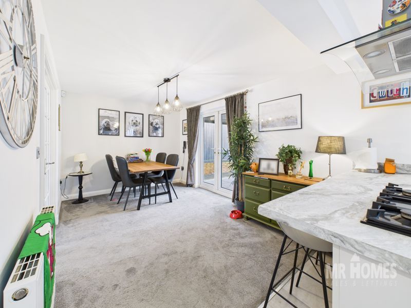 Property photo 3 of 33 Photo 9