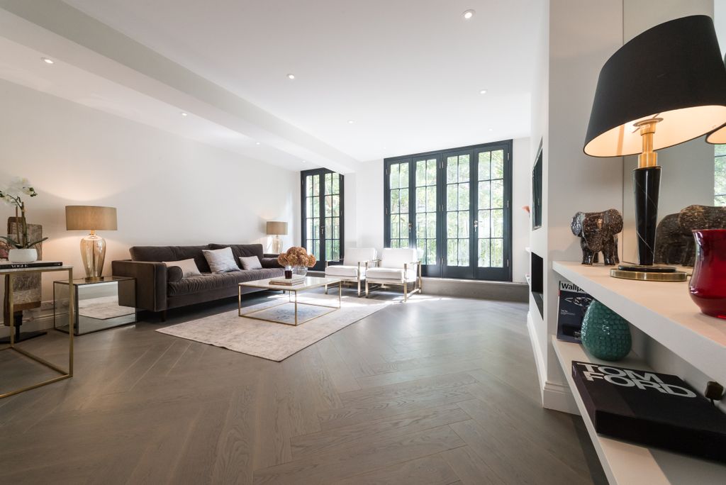 Property photo 2 of 8