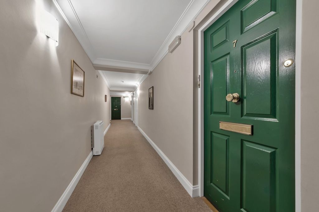 Property photo 2 of 25