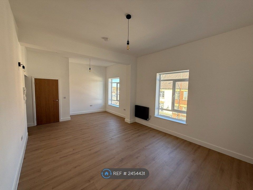 Property photo 3 of 35