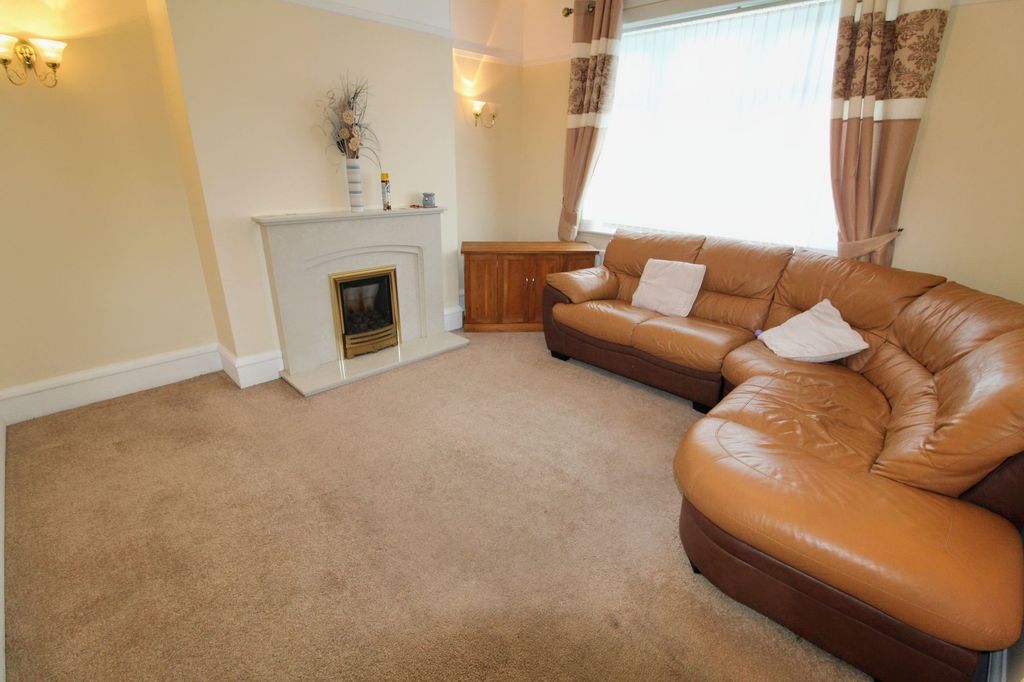 Property photo 2 of 20