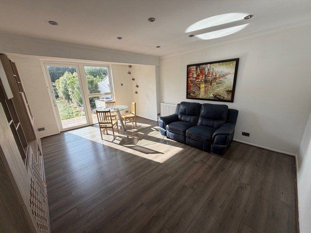 Property photo 3 of 11 Gallery