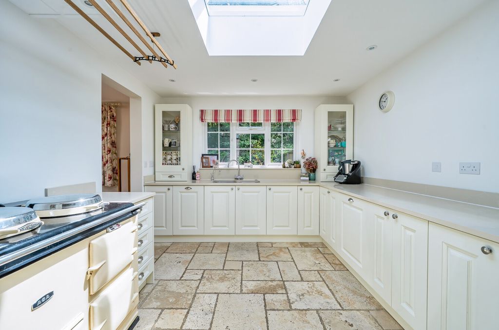 Property photo 3 of 12 1486517-26-6A4ba7...