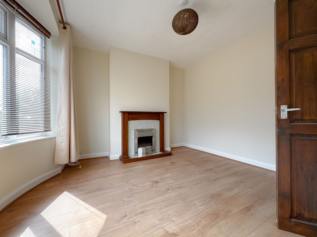 Property photo 3 of 18 Windsor Ewemove-10