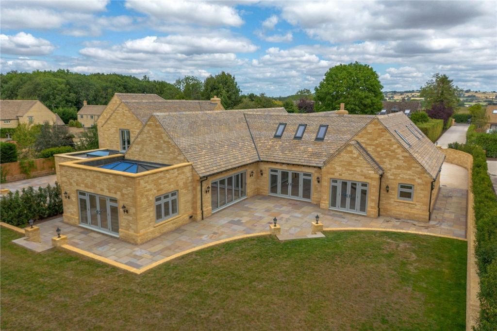 Property photo 2 of 19 Picture No. 27