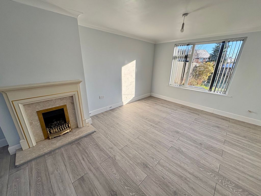 Property photo 2 of 17 Image