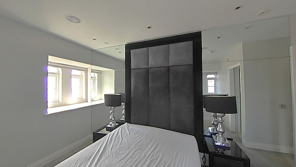 Property photo 3 of 17 Bedroom 1