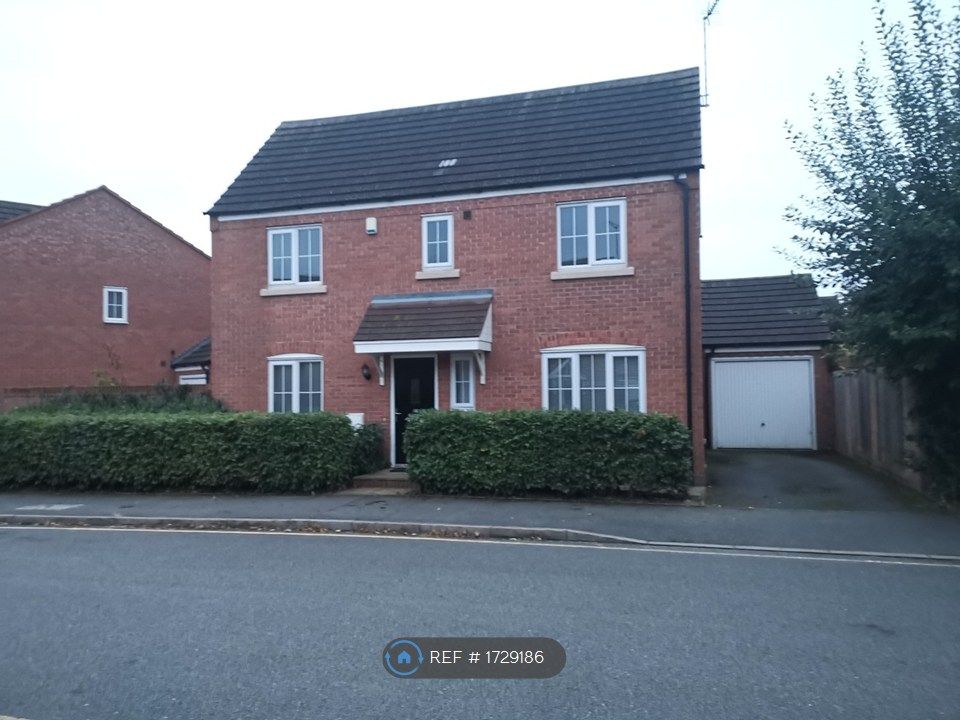 Property photo 1 of 13 3 Bed Detached House With Garage