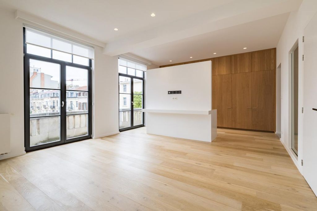 Property photo 3 of 26