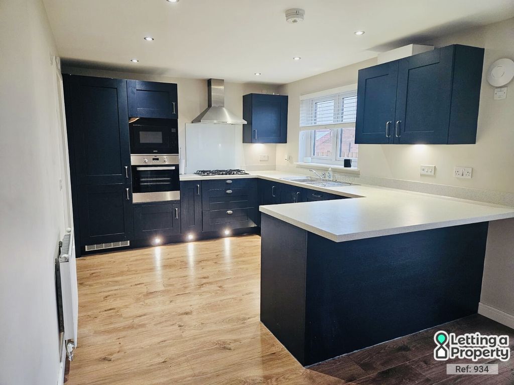 Property photo 2 of 25