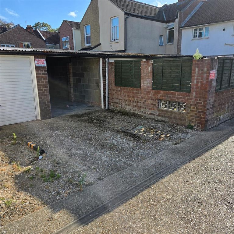 Property photo 2 of 5 Garage Plus Hardstand