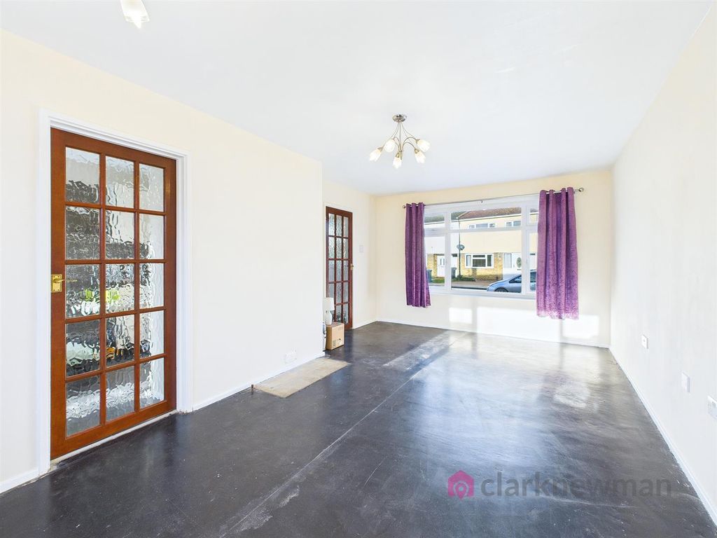 Property photo 3 of 15 Living Room