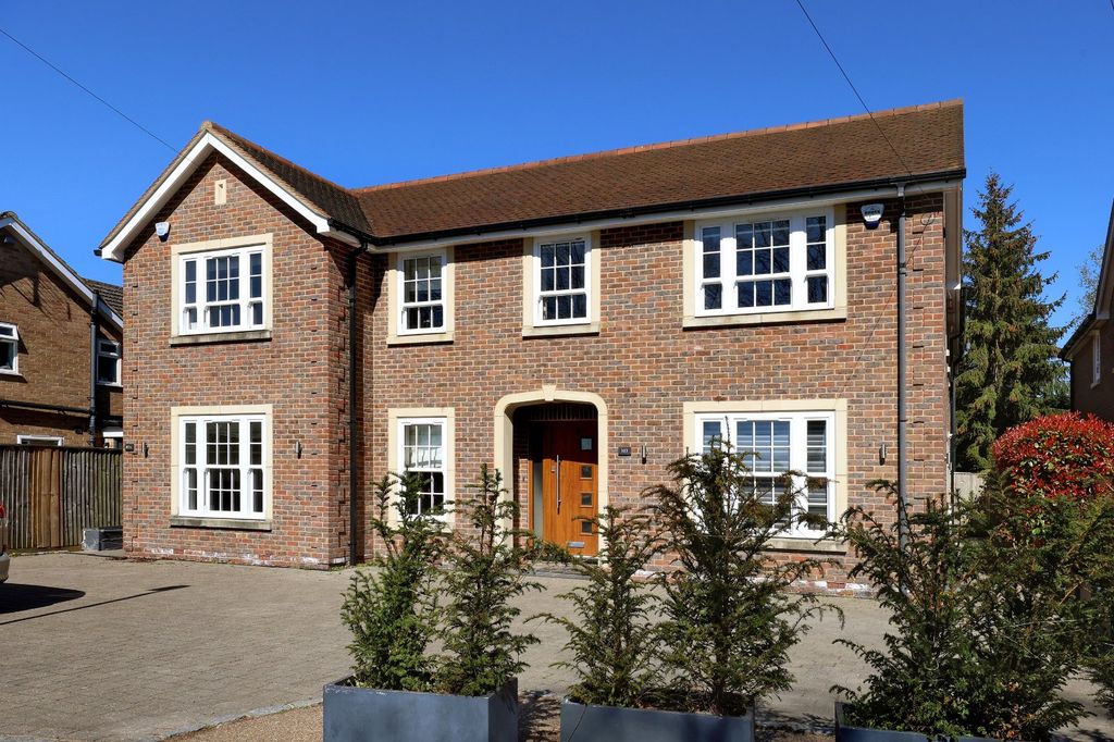 Property photo 1 of 22 Picture No. 04