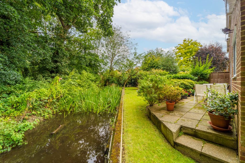 Property photo 3 of 19