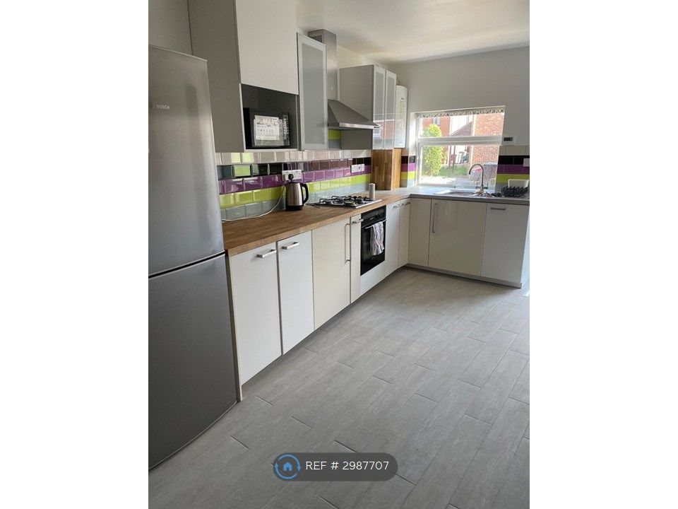 Property photo 1 of 16 Kitchen
