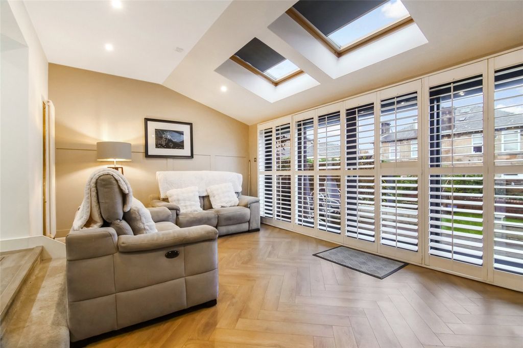 Property photo 3 of 22 Picture No. 06