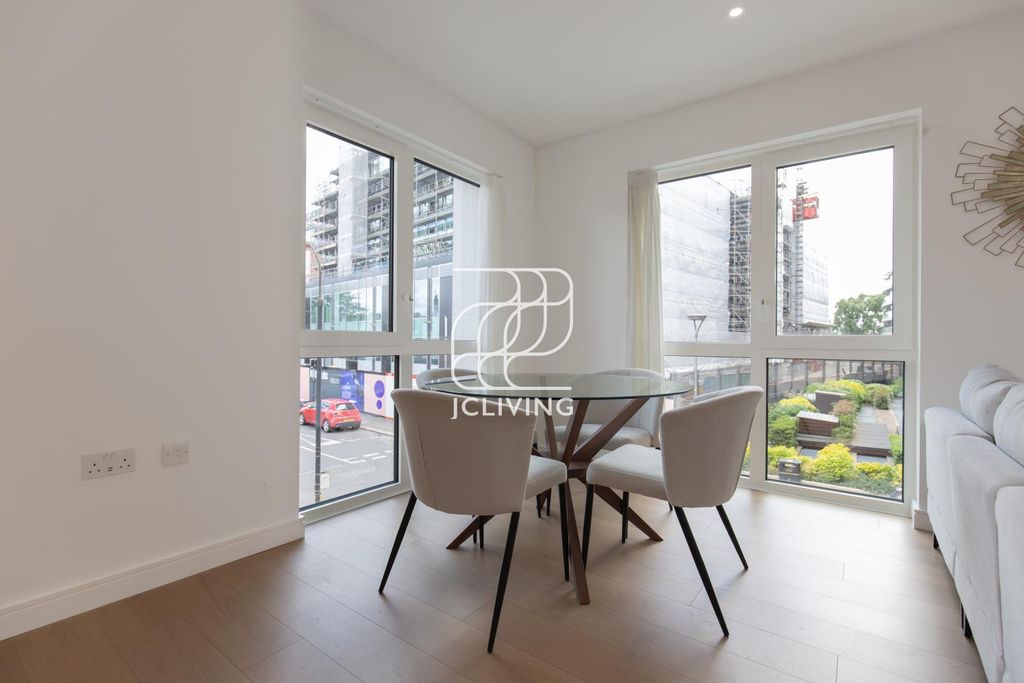 Property photo 2 of 13 4d30170De3F01Cb289Bf2E2405862A3c.Jpg