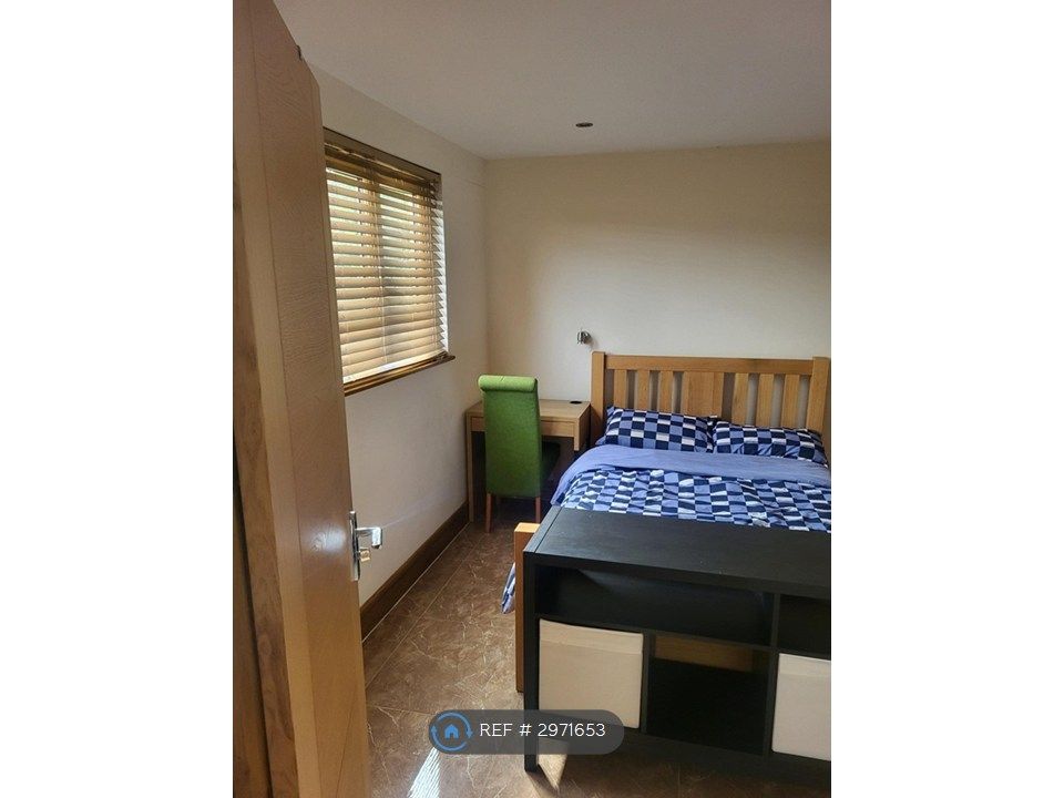 Property photo 2 of 17 Bedroom 2