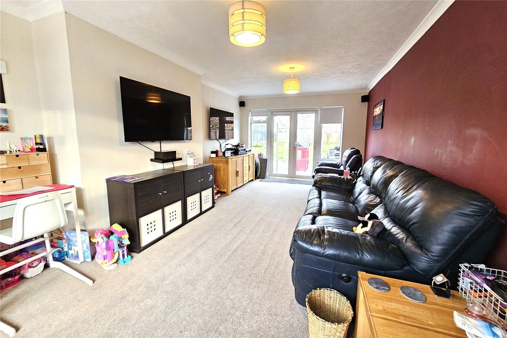 Property photo 2 of 14 Picture No. 12
