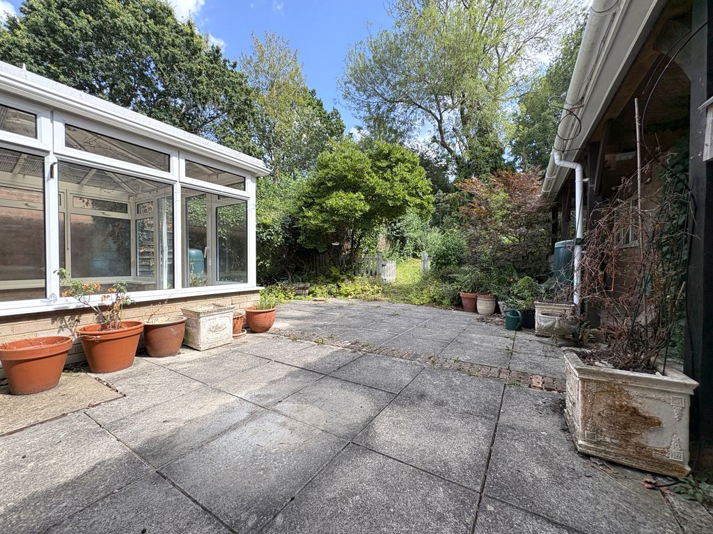 Property photo 2 of 27