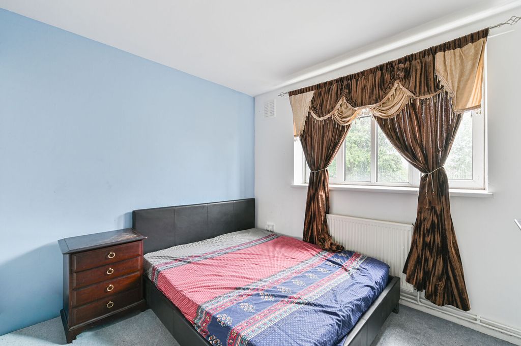 Property photo 3 of 14