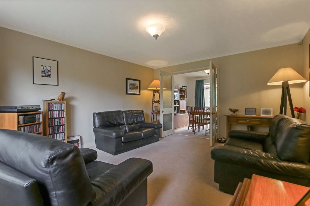 Property photo 3 of 28 Living Room