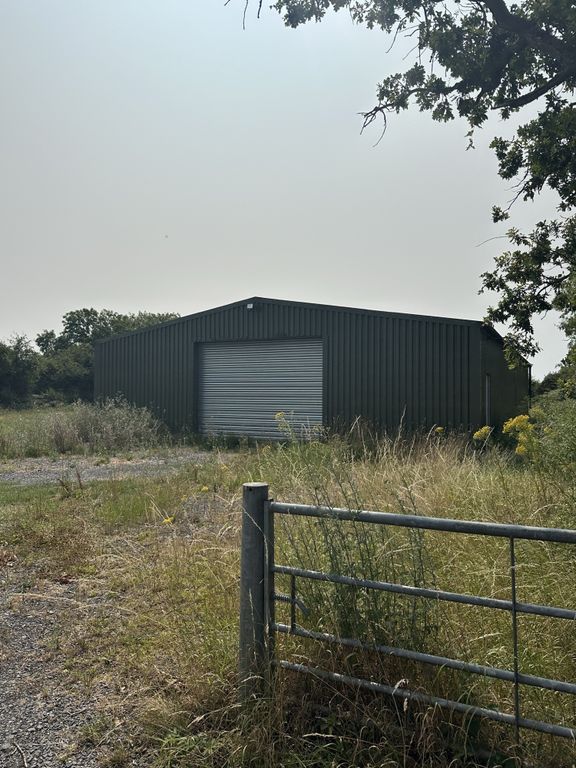 Property photo 1 of 2