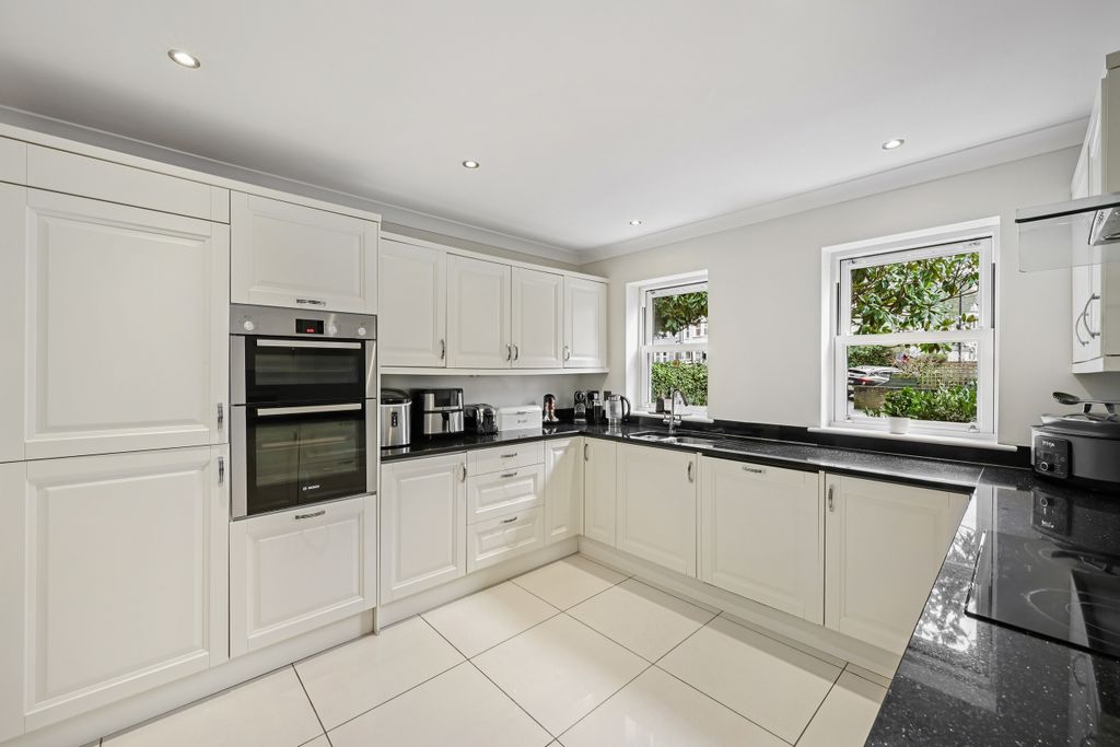 Property photo 3 of 28 Kitchen