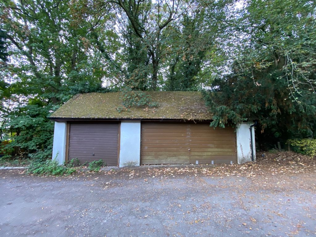 Property photo 1 of 5 Photo 2