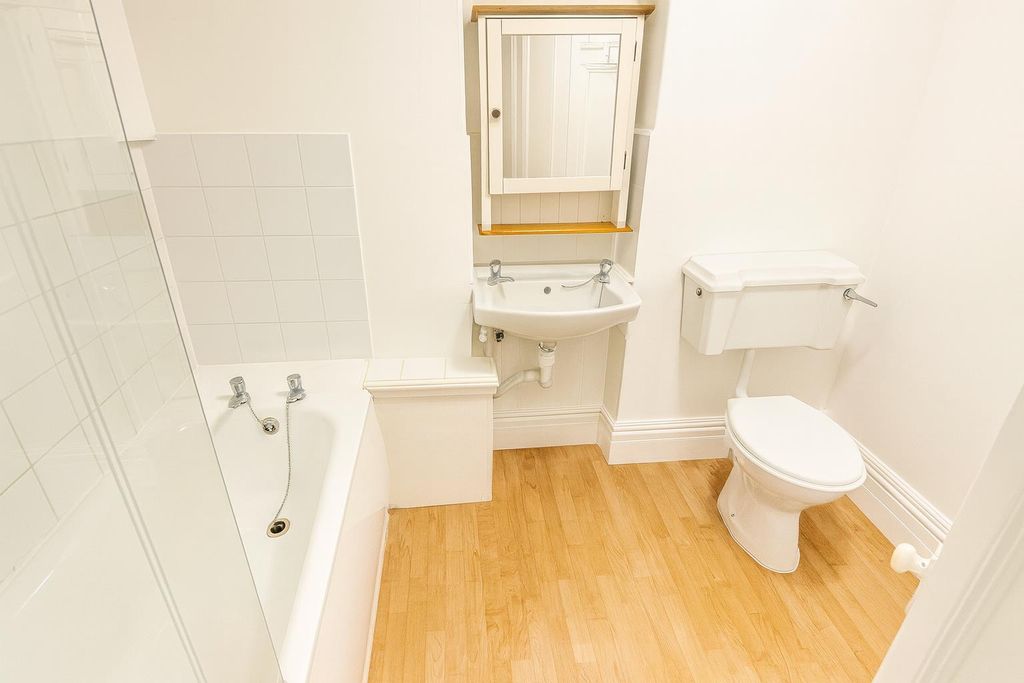 Property photo 2 of 6 Chatgpt Image Sep 25, 2025, 12_29_49 Pm.Png