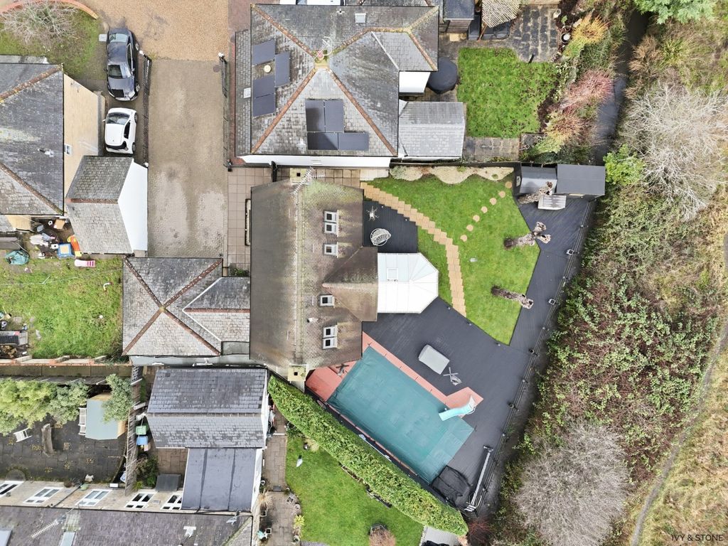 Property photo 3 of 34 4750372