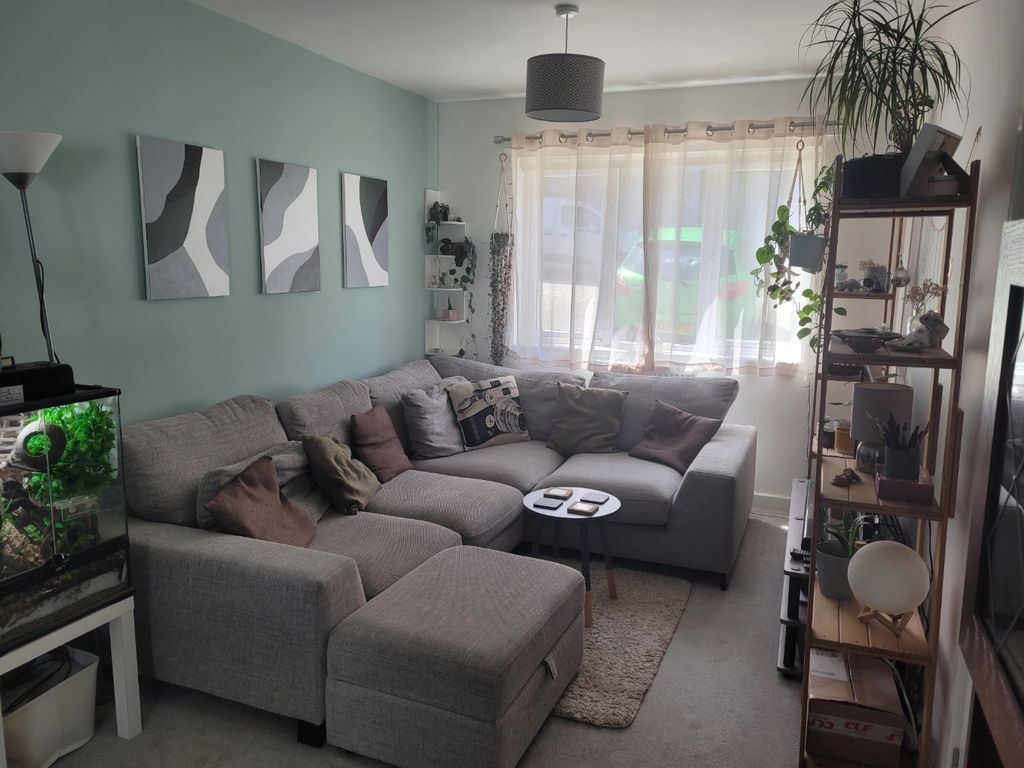 Property photo 2 of 12 5295461