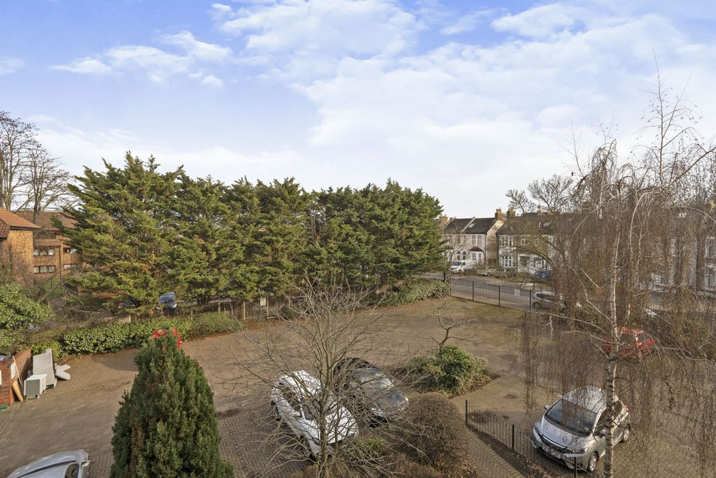 Property photo 2 of 3