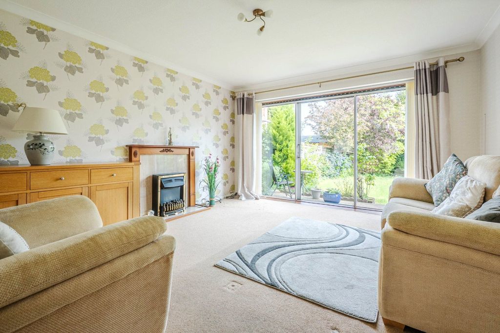 Property photo 2 of 12 Picture No. 32