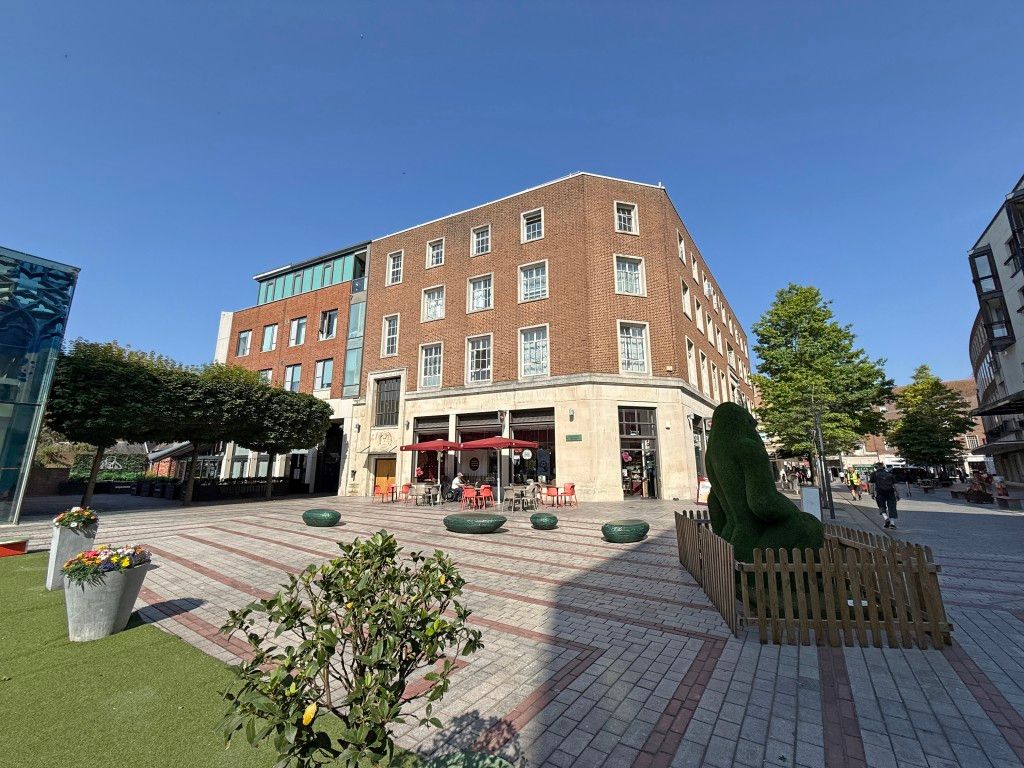 Property photo 1 of 8 Main Building In City Centre