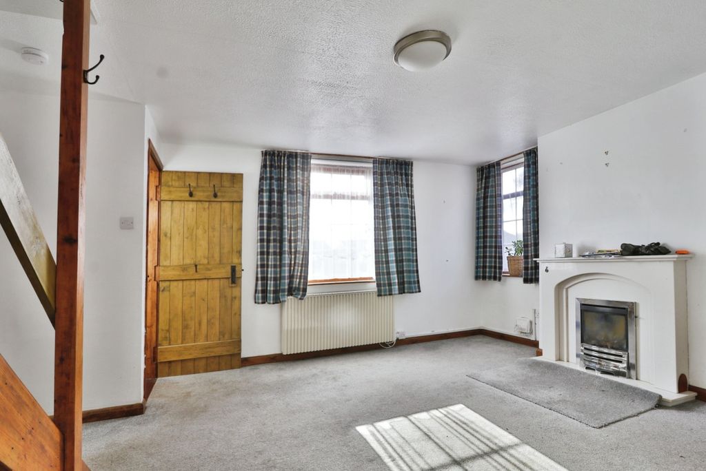 Property photo 3 of 11 4000067