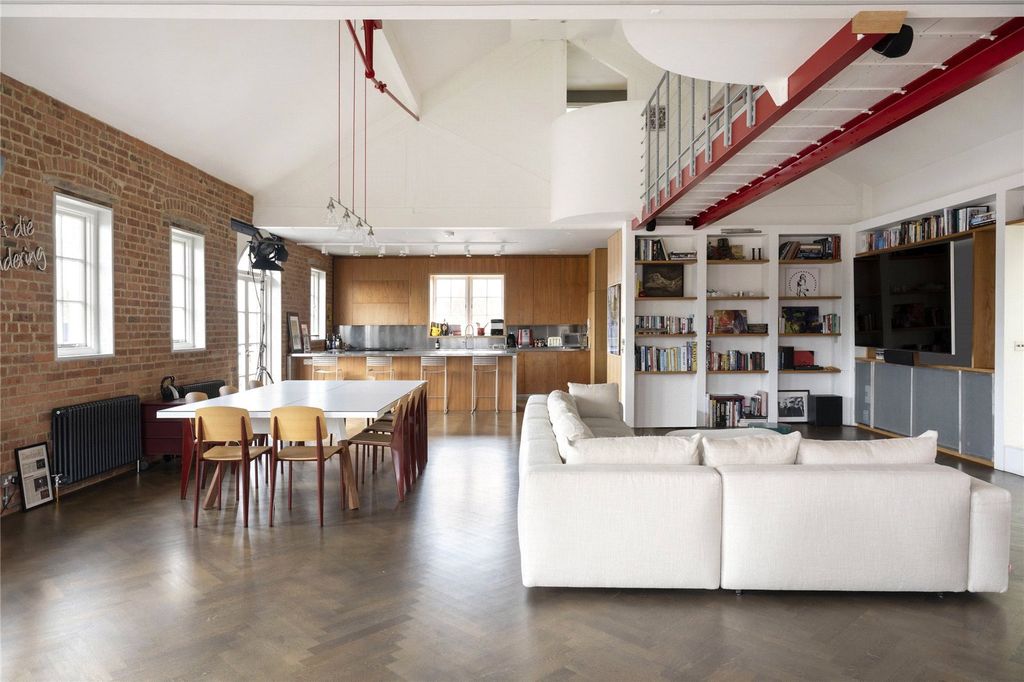 Property photo 2 of 20 Picture No. 02