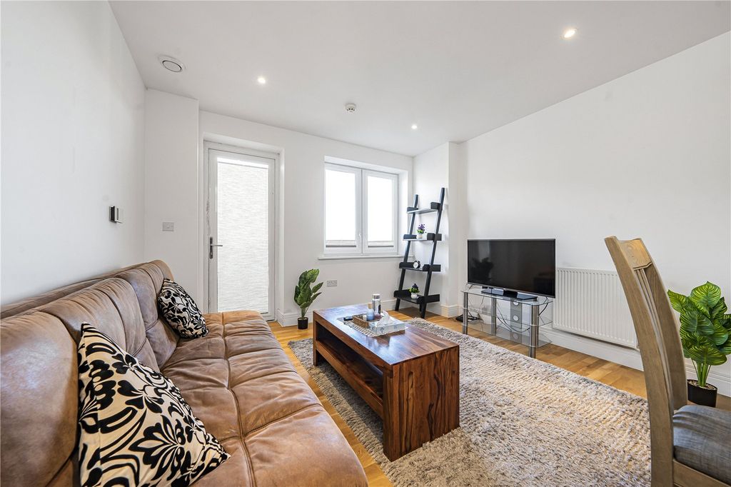 Property photo 3 of 13 Picture No. 14