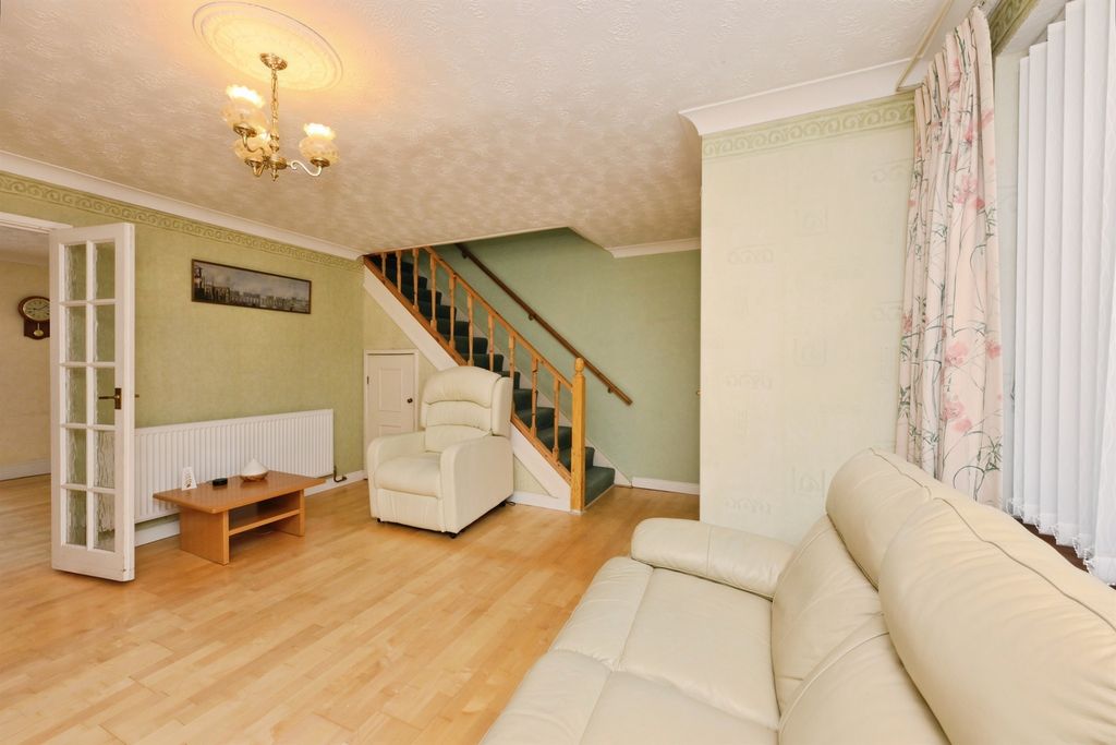 Property photo 3 of 20