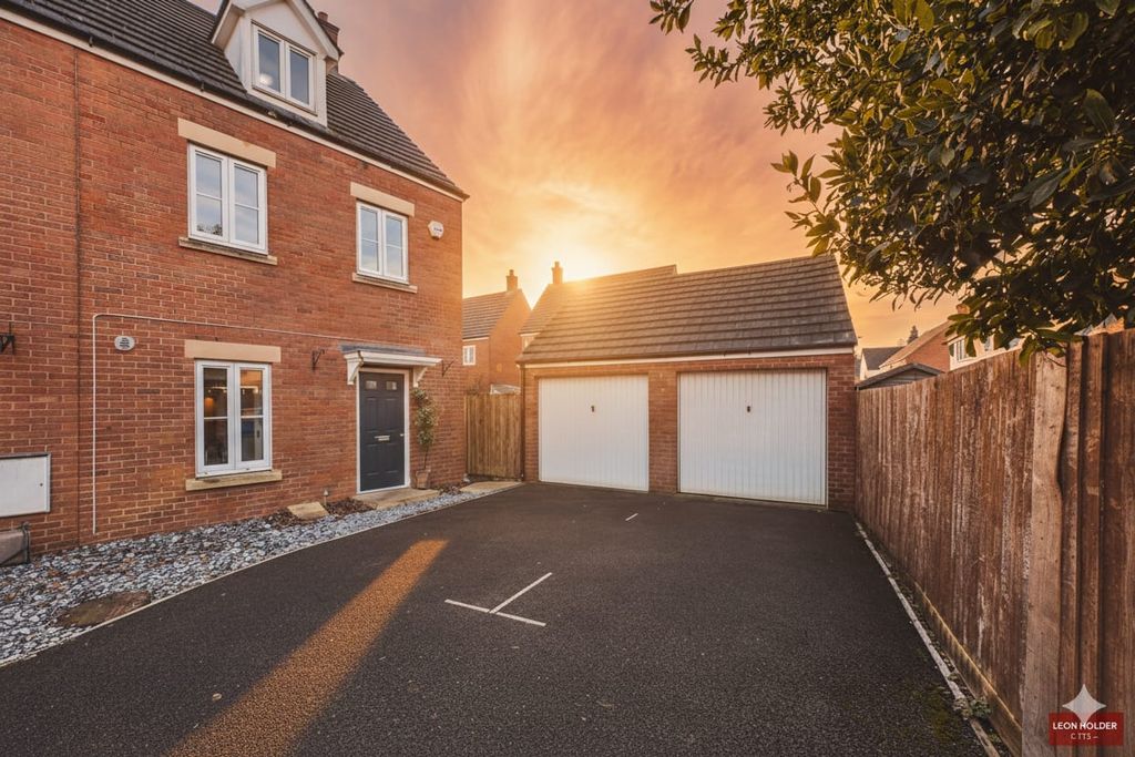 Property photo 1 of 29