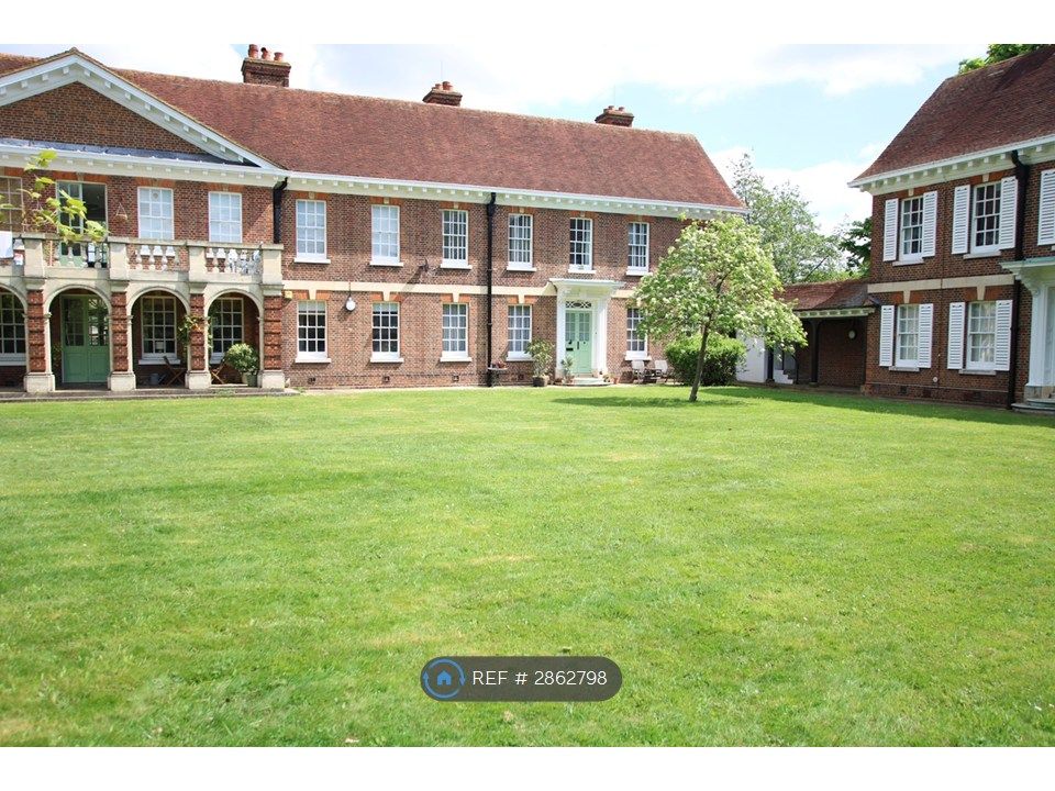 Property photo 1 of 12 Beautiful Communal Gardens